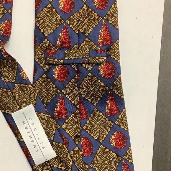 Designer Cecilia Metheny Silk Tie made in Italy - Picture 3 of 6